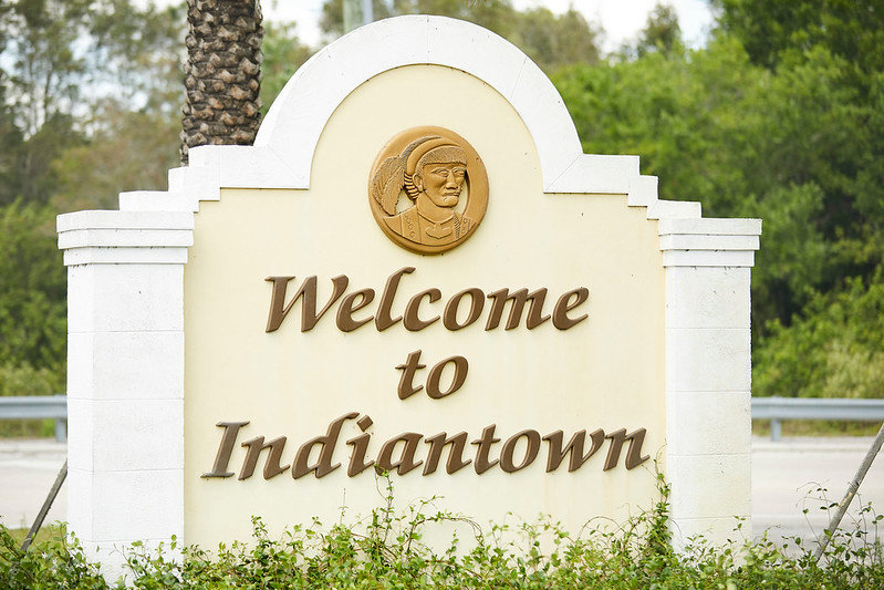 Indiantown city limits marker along Warfield Boulevard